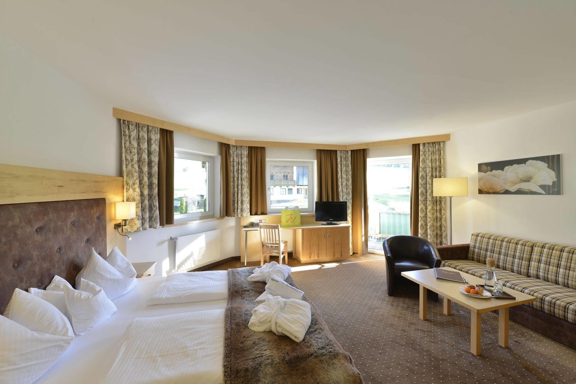 Hotel & Alpin Lodge Der Wastlhof ニーデラウ エクステリア 写真