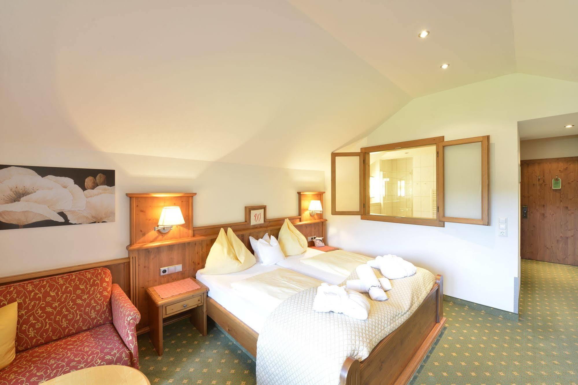 Hotel & Alpin Lodge Der Wastlhof ニーデラウ エクステリア 写真